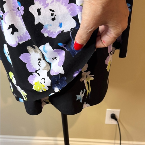 TanJay Blouse Purple Floral Print Women's Top Size M - Picture 2 of 10